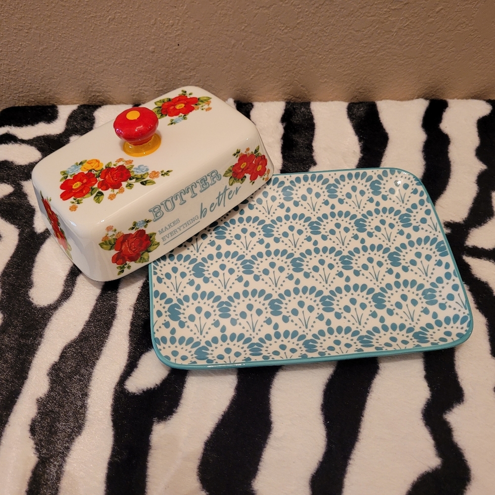 NIB Set-Ceramic Floral Butter Dish with salt & pepper shakers + measuring set - Picture 7 of 11
